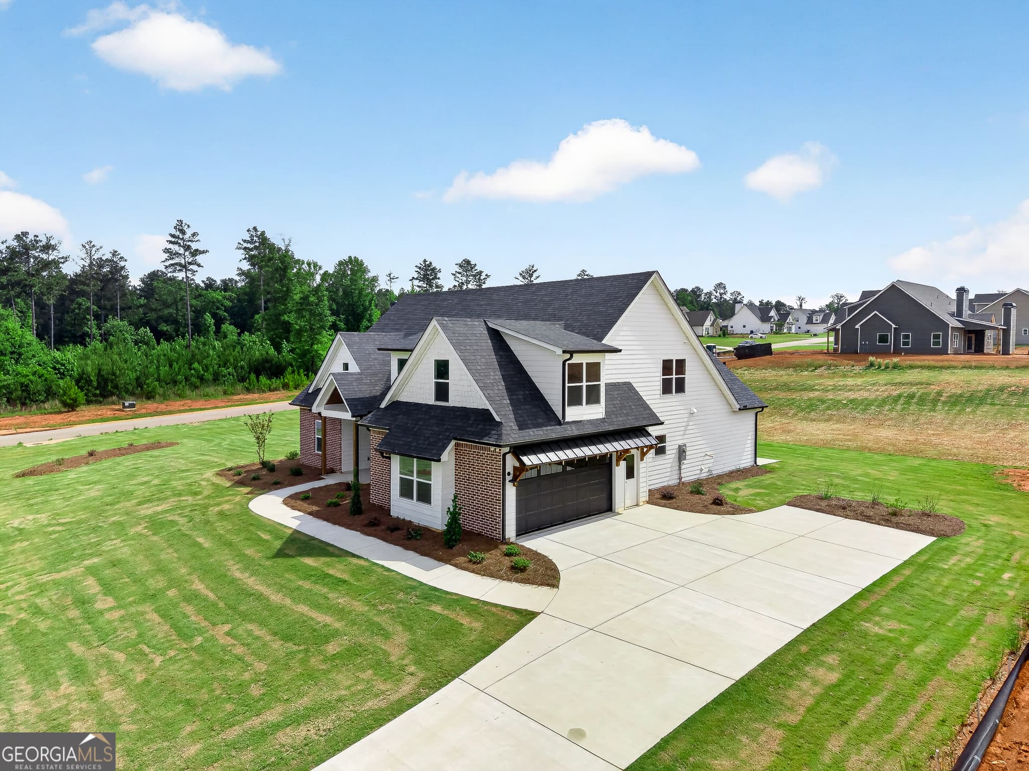 4 bedroom, 3.5 bathroom, 2,908 sq ft single family residence for sale at 360 Cammie Way, Williamson, GA 30292 — photo 5