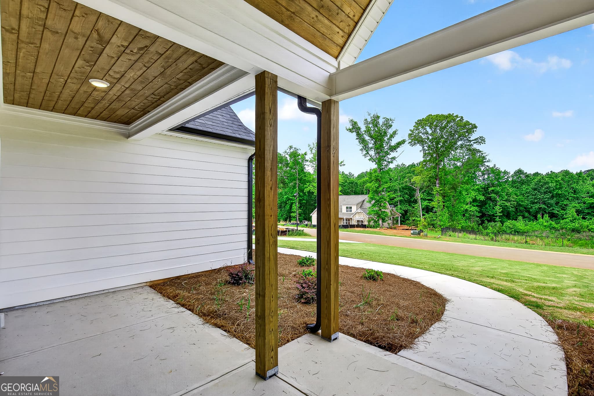 4 bedroom, 3.5 bathroom, 2,908 sq ft single family residence for sale at 360 Cammie Way, Williamson, GA 30292 — photo 9