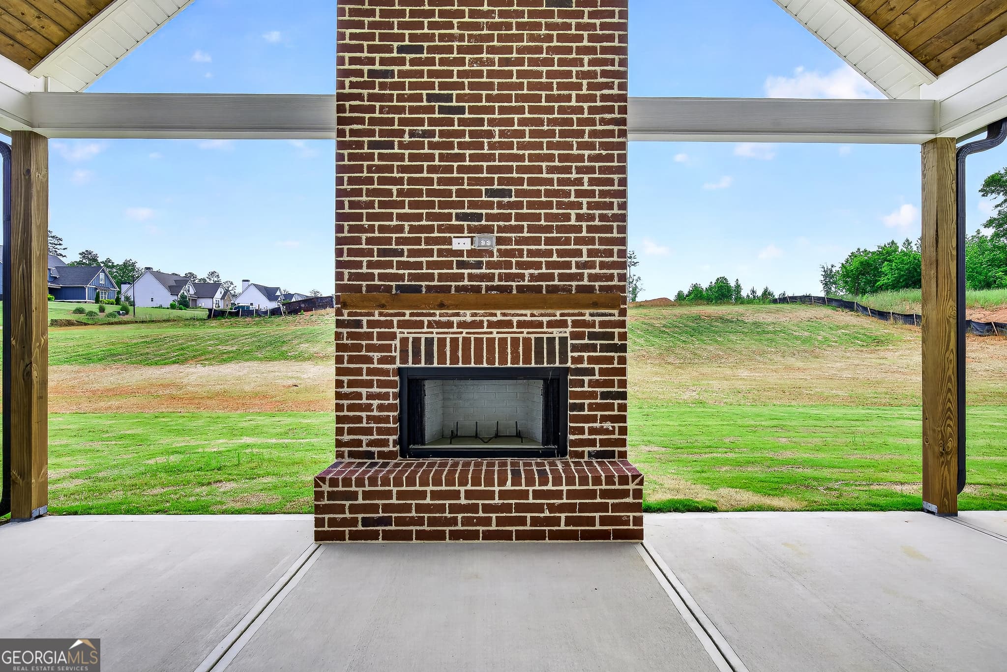 4 bedroom, 3.5 bathroom, 2,908 sq ft single family residence for sale at 360 Cammie Way, Williamson, GA 30292 — photo 4