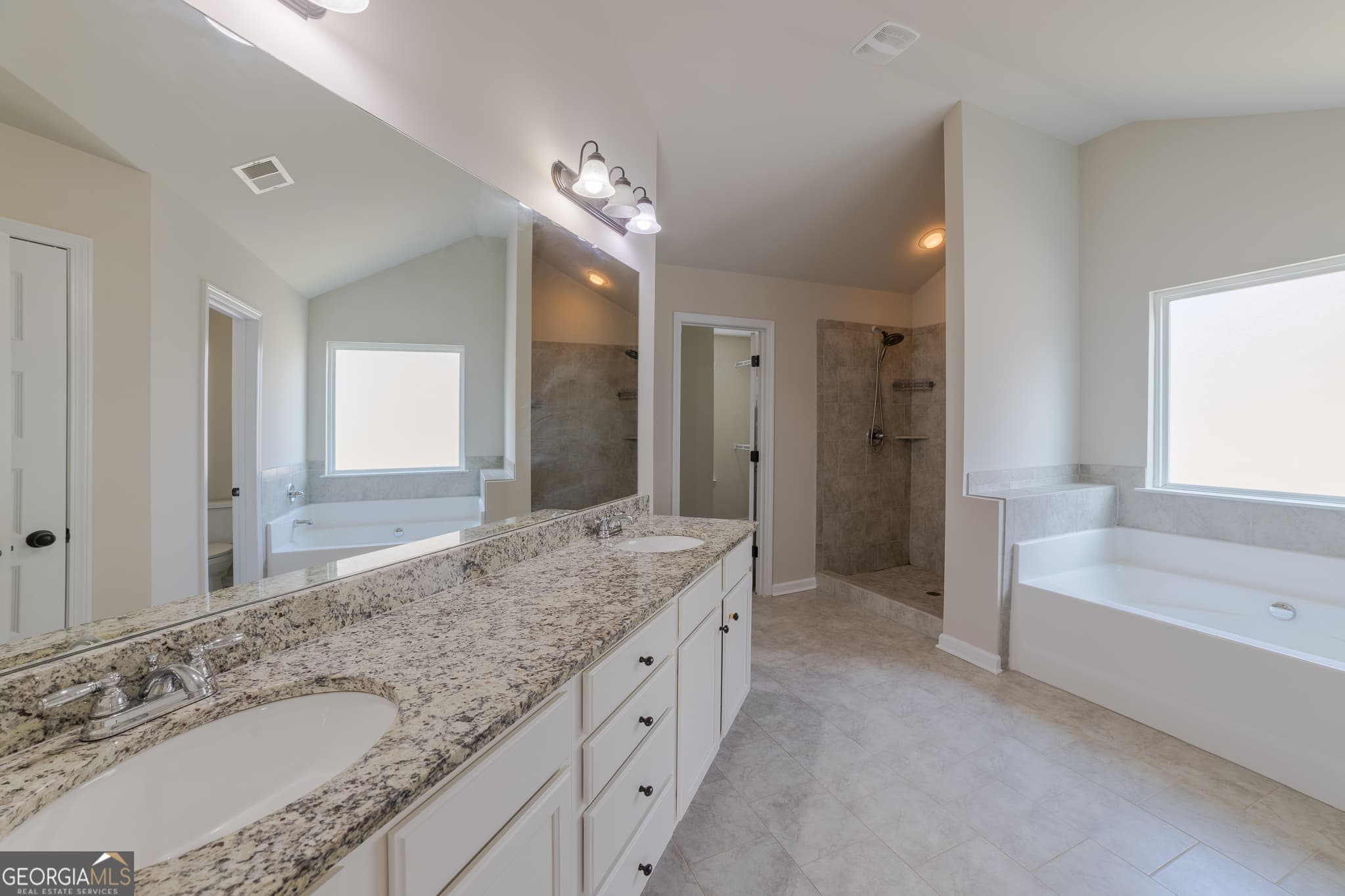 5 bedroom, 3 bathroom, 2,773 sq ft single family residence for sale at 236 Villa Grande Drive, Locust Grove, GA 30248 — photo 4
