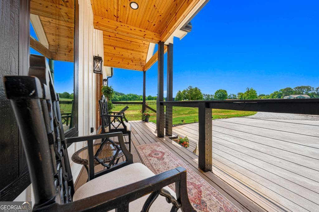 4 bedroom, 4 bathroom, 3,640 sq ft single family residence for sale at 183 Lake Pointe Road, Hartwell, GA 30643 — photo 5