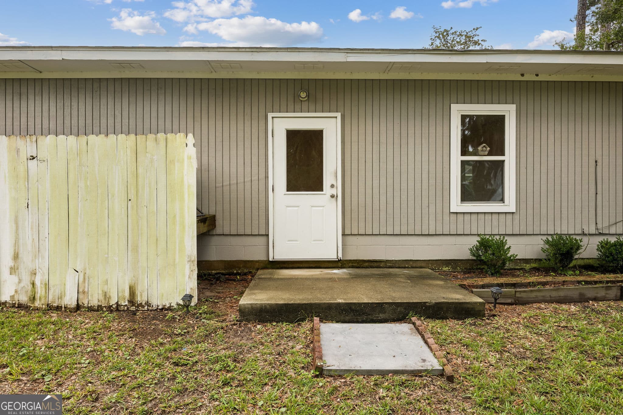 2 bedroom, 1 bathroom, 1,008 sq ft single family residence under contract at 310 Borrell Boulevard, St. Marys, GA 31558 — photo 6