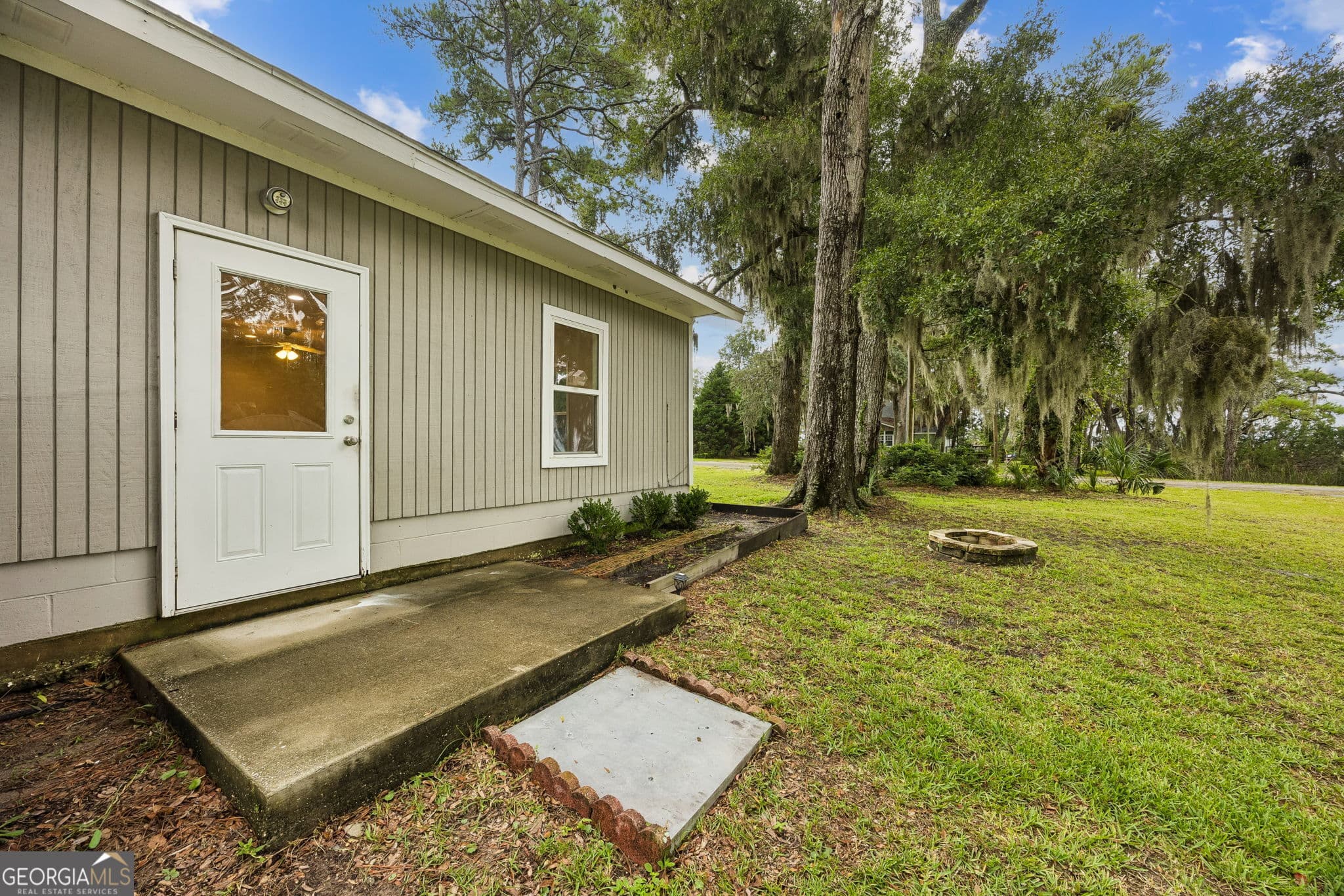 2 bedroom, 1 bathroom, 1,008 sq ft single family residence under contract at 310 Borrell Boulevard, St. Marys, GA 31558 — photo 5
