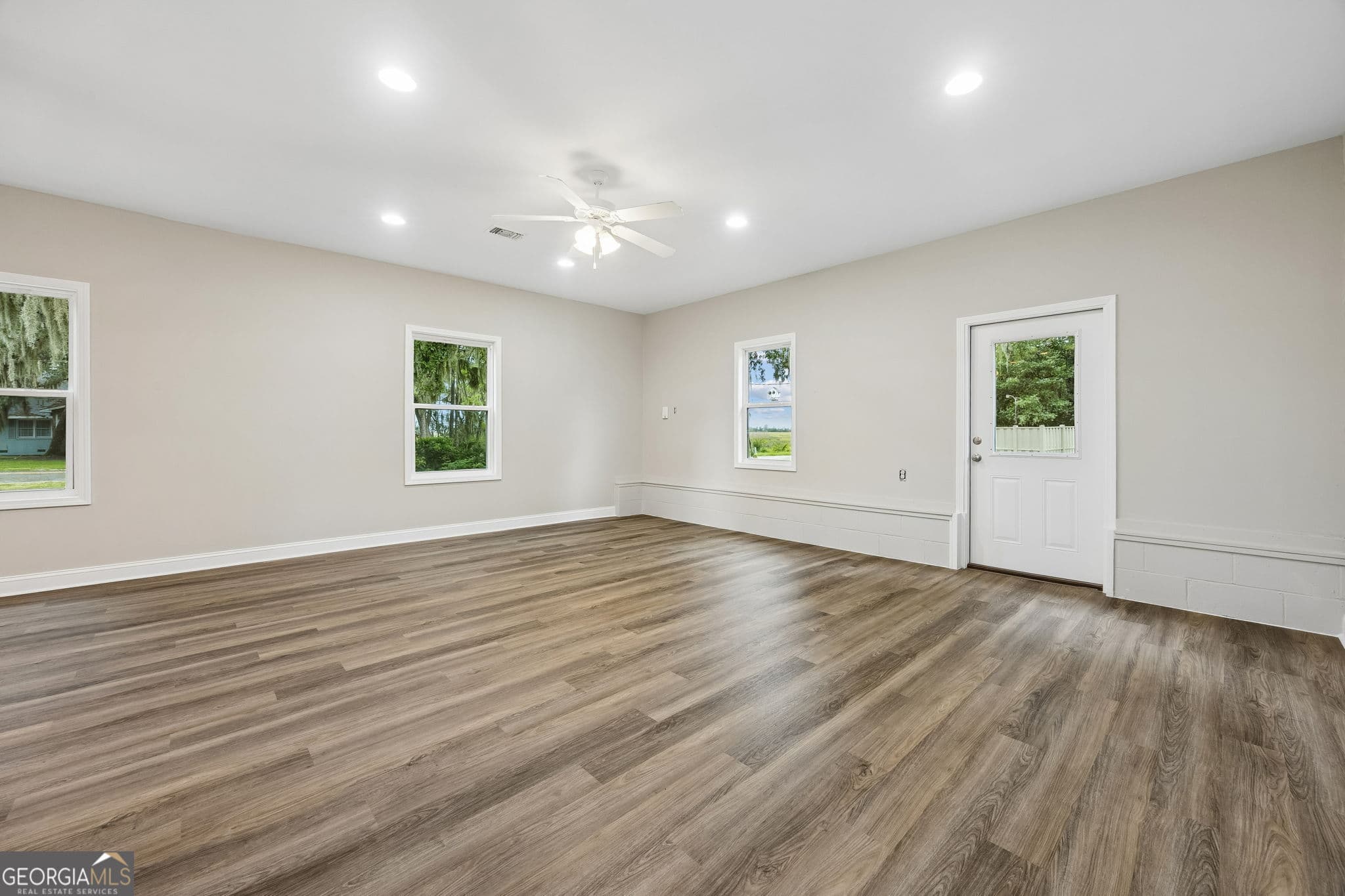 2 bedroom, 1 bathroom, 1,008 sq ft single family residence under contract at 310 Borrell Boulevard, St. Marys, GA 31558 — photo 9