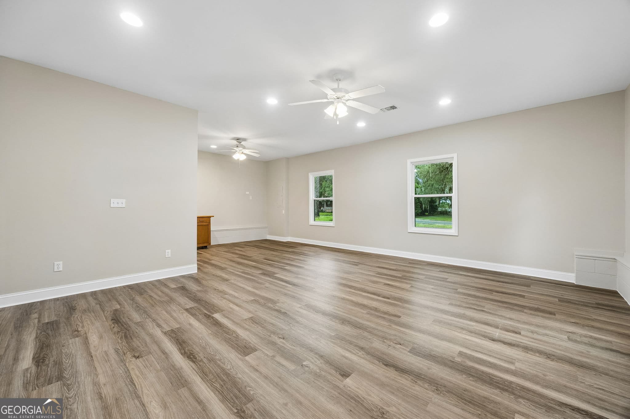 2 bedroom, 1 bathroom, 1,008 sq ft single family residence under contract at 310 Borrell Boulevard, St. Marys, GA 31558 — photo 8