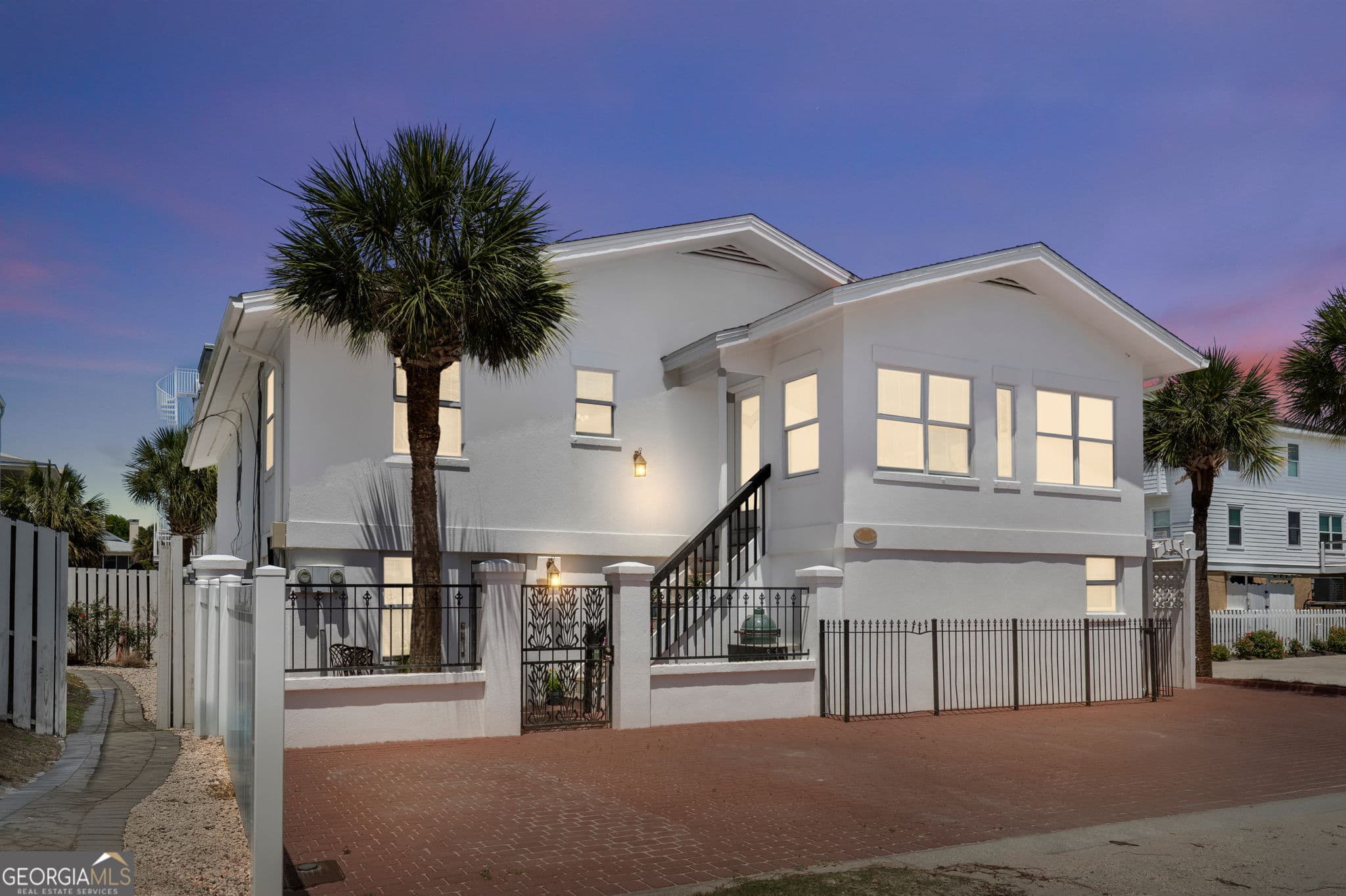 6 bedroom, 4 bathroom, 3,812 sq ft single family residence for sale at 4 13th Lane, Tybee Island, GA 31328 — photo 2