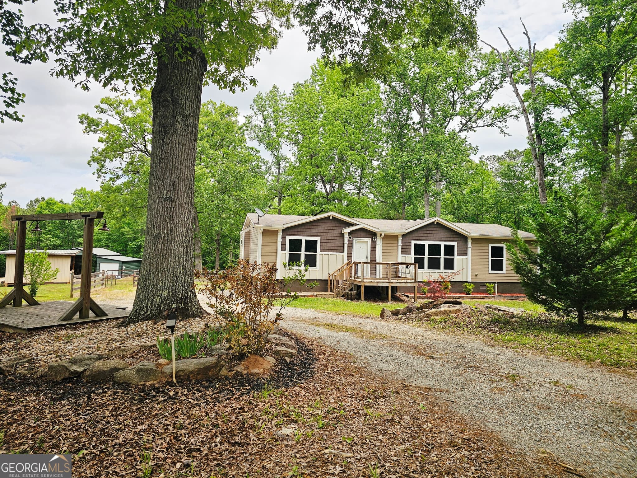 3 bedroom, 2 bathroom, 1,568 sq ft single family residence sold at 3585 W. Highway 34, Newnan, GA 30263
