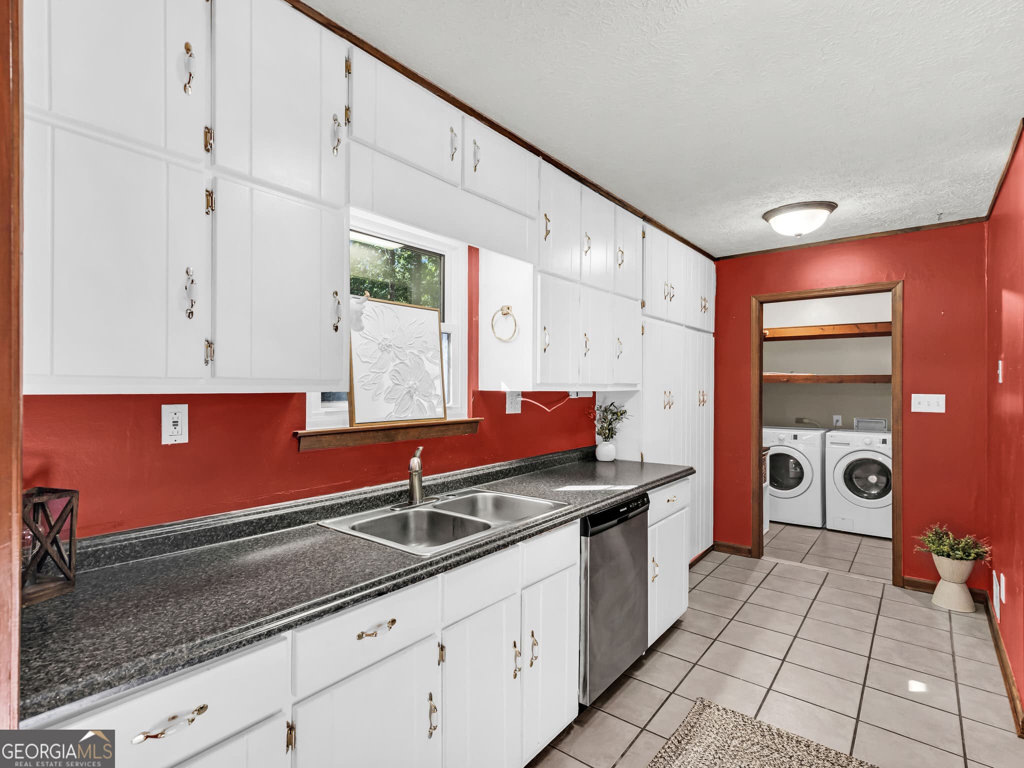 3 bedroom, 2 bathroom, 1,593 sq ft single family residence for sale at 2735 Austin Lane, Jonesboro, GA 30236 — photo 9