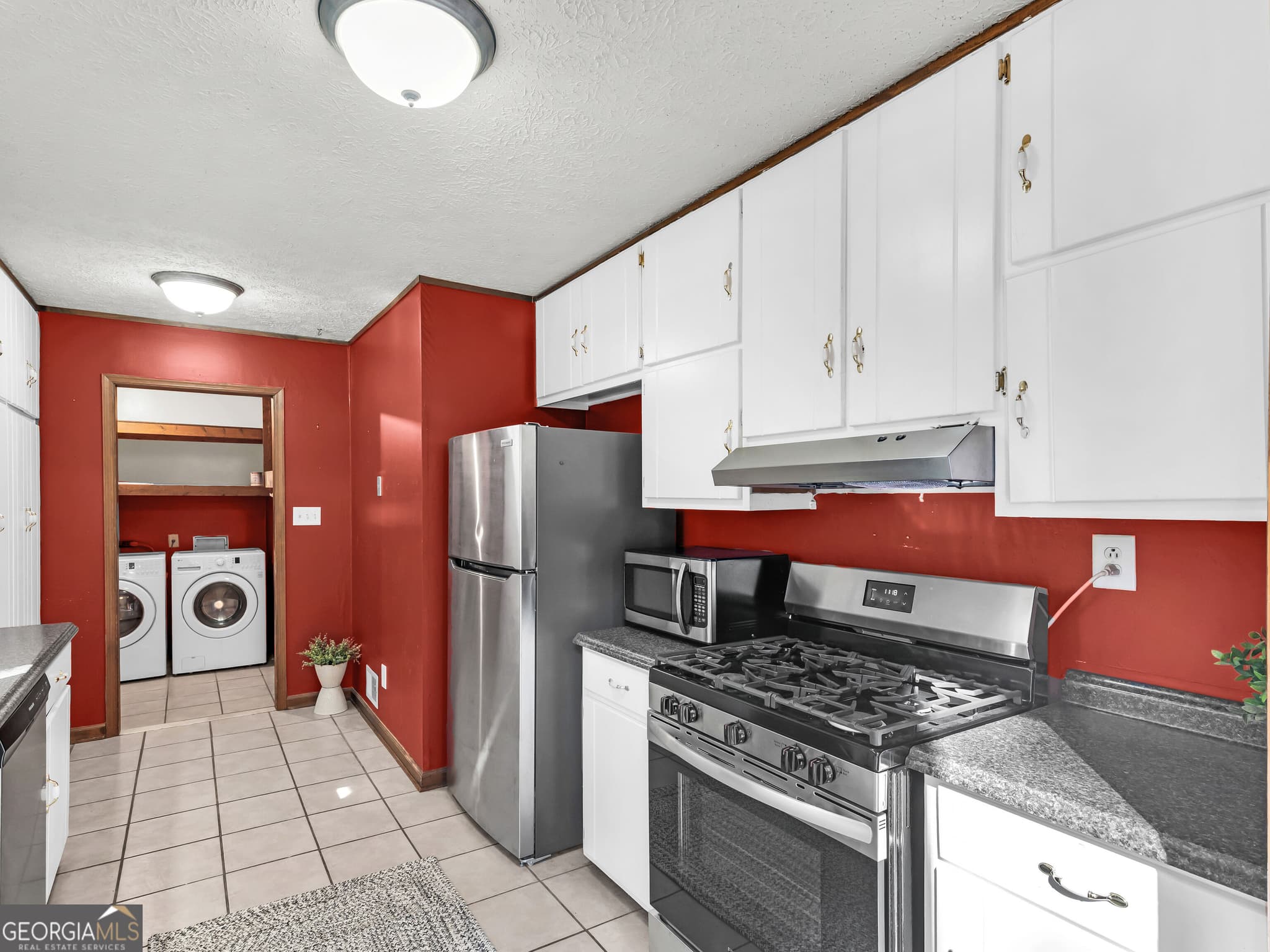 3 bedroom, 2 bathroom, 1,593 sq ft single family residence for sale at 2735 Austin Lane, Jonesboro, GA 30236 — photo 8