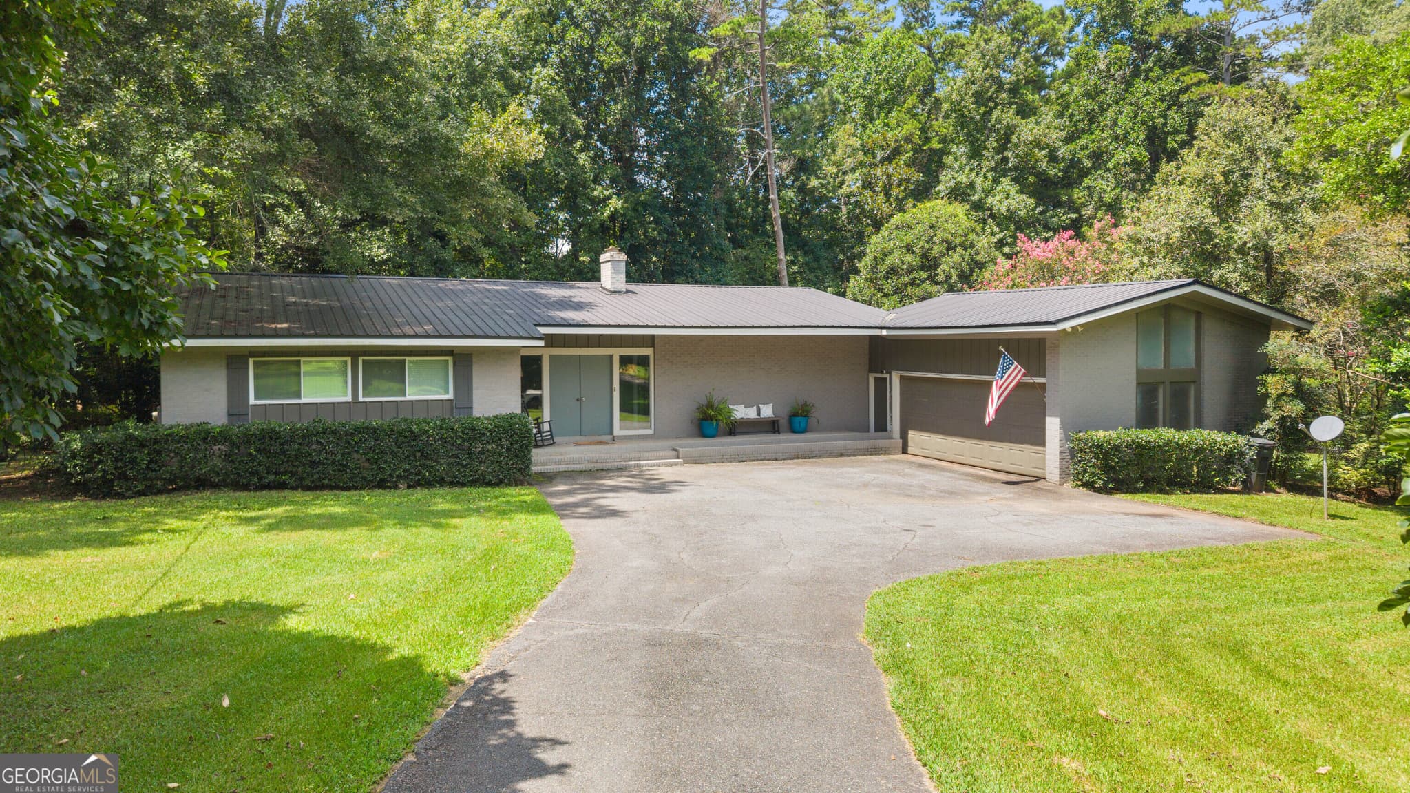 3 bedroom, 2 bathroom, 2,812 sq ft single family residence for sale at 101 Jenkins Drive, Eatonton, GA 31024 — photo 2