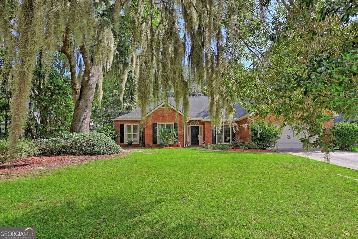 3 bedroom, 2 bathroom, 1,913 sq ft single family residence for sale at 105 Farringdon Circle, Savannah, GA 31410 — photo 4