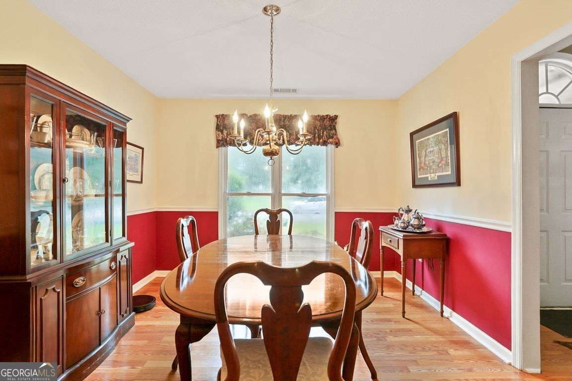 3 bedroom, 2 bathroom, 1,913 sq ft single family residence for sale at 105 Farringdon Circle, Savannah, GA 31410 — photo 8