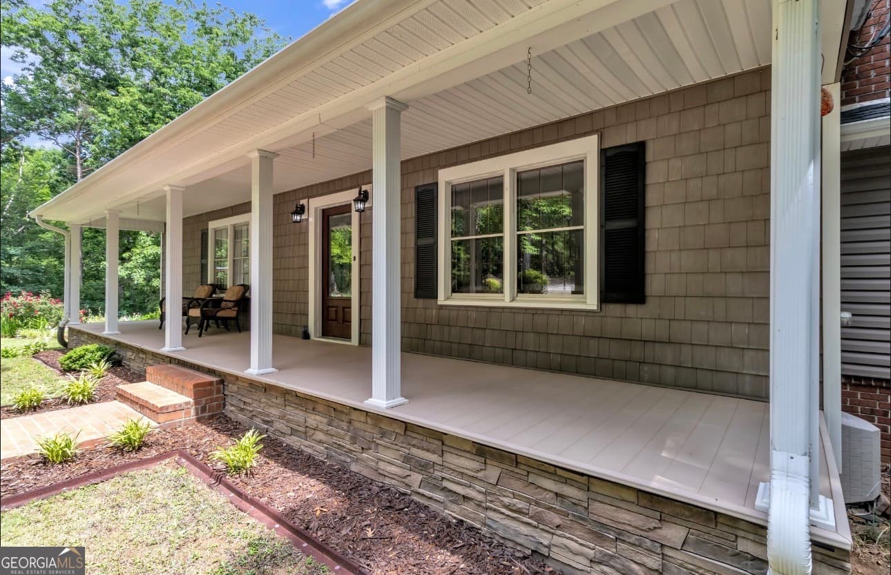 5 bedroom, 3 bathroom, 3,304 sq ft single family residence for sale at 285 Wolf Den Road, Royston, GA 30662 — photo 6
