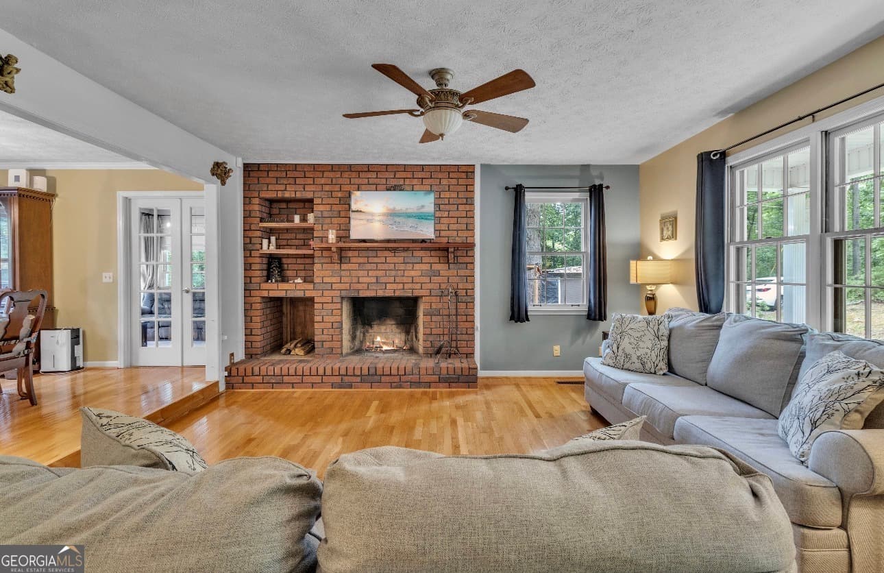 5 bedroom, 3 bathroom, 3,304 sq ft single family residence for sale at 285 Wolf Den Road, Royston, GA 30662 — photo 7