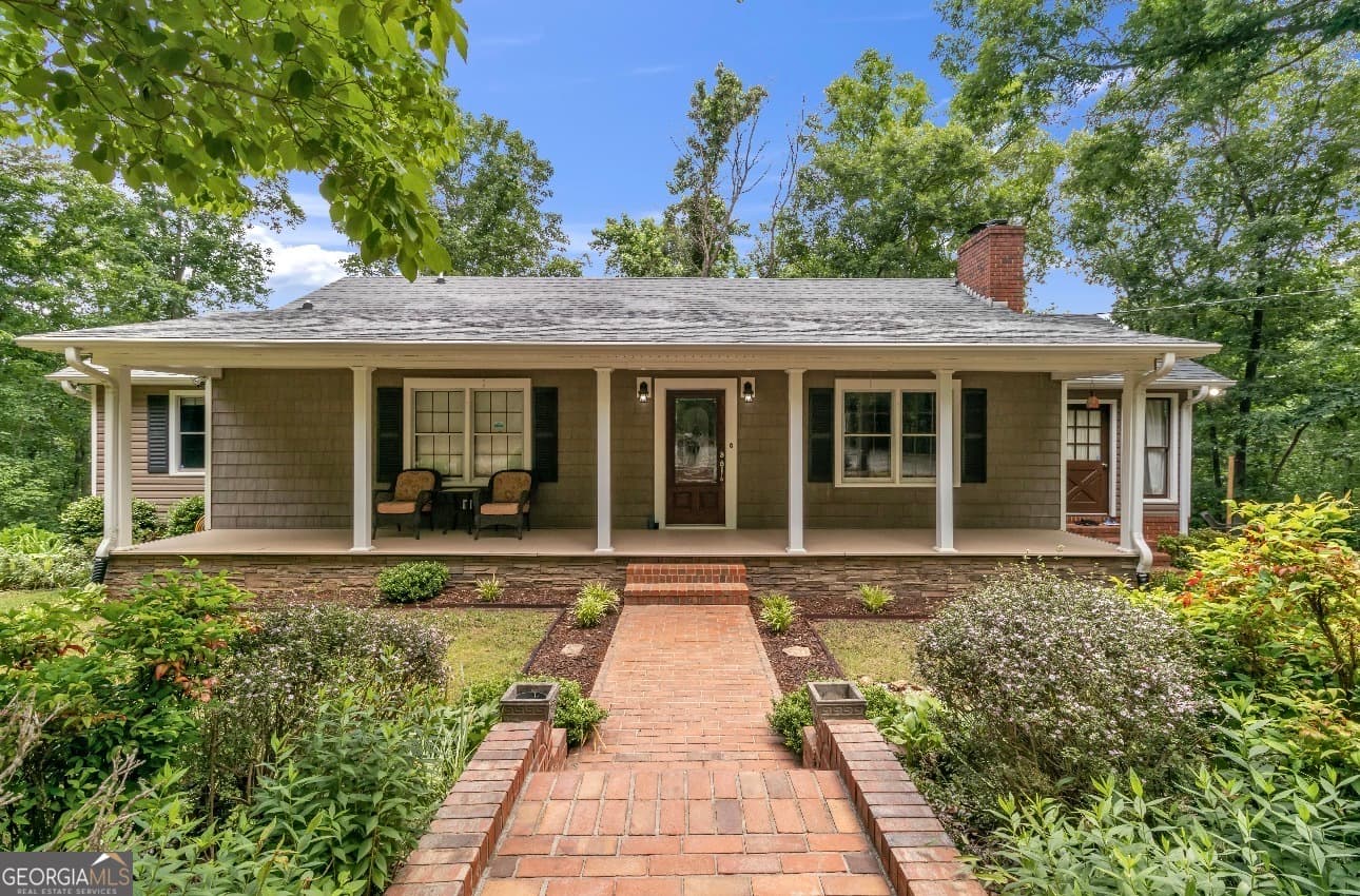 5 bedroom, 3 bathroom, 3,304 sq ft single family residence for sale at 285 Wolf Den Road, Royston, GA 30662