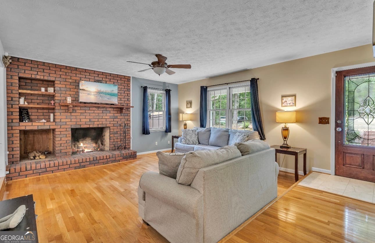 5 bedroom, 3 bathroom, 3,304 sq ft single family residence for sale at 285 Wolf Den Road, Royston, GA 30662 — photo 10