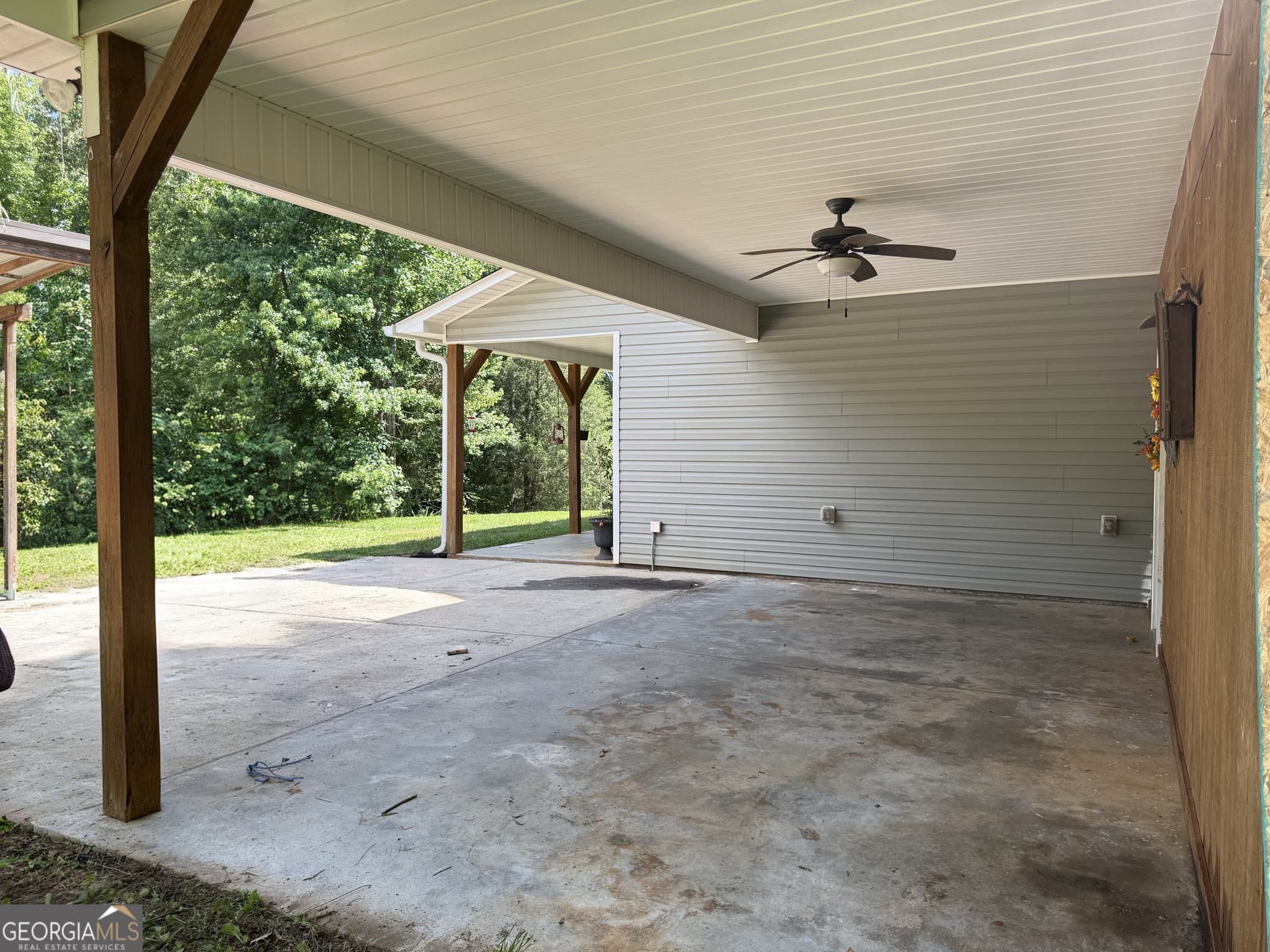 4 bedroom, 2.5 bathroom, 1,960 sq ft single family residence for sale at 408 Bowen Road, Milner, GA 30257 — photo 3
