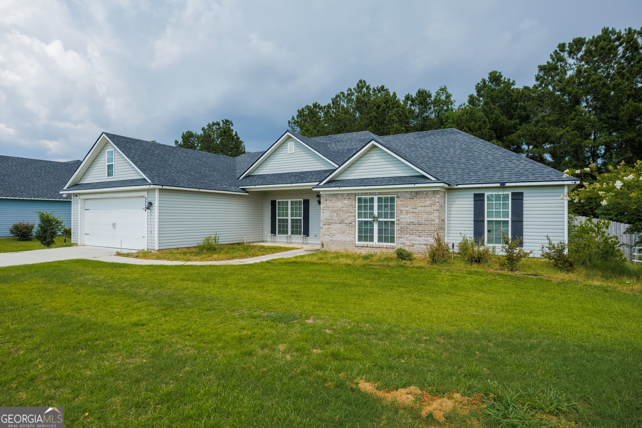 4 bedroom, 2 bathroom, 1,692 sq ft single family residence for sale at 3224 Kelsee Circle, Valdosta, GA 31605 — photo 2