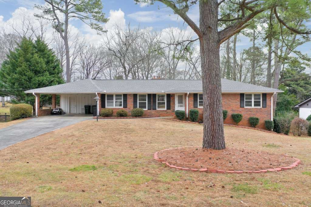 3 bedroom, 2 bathroom, 1,491 sq ft single family residence for rent at 1055 Tuxedo Drive, Roswell, GA 30075 for $2,700 a month — photo 1 of 1