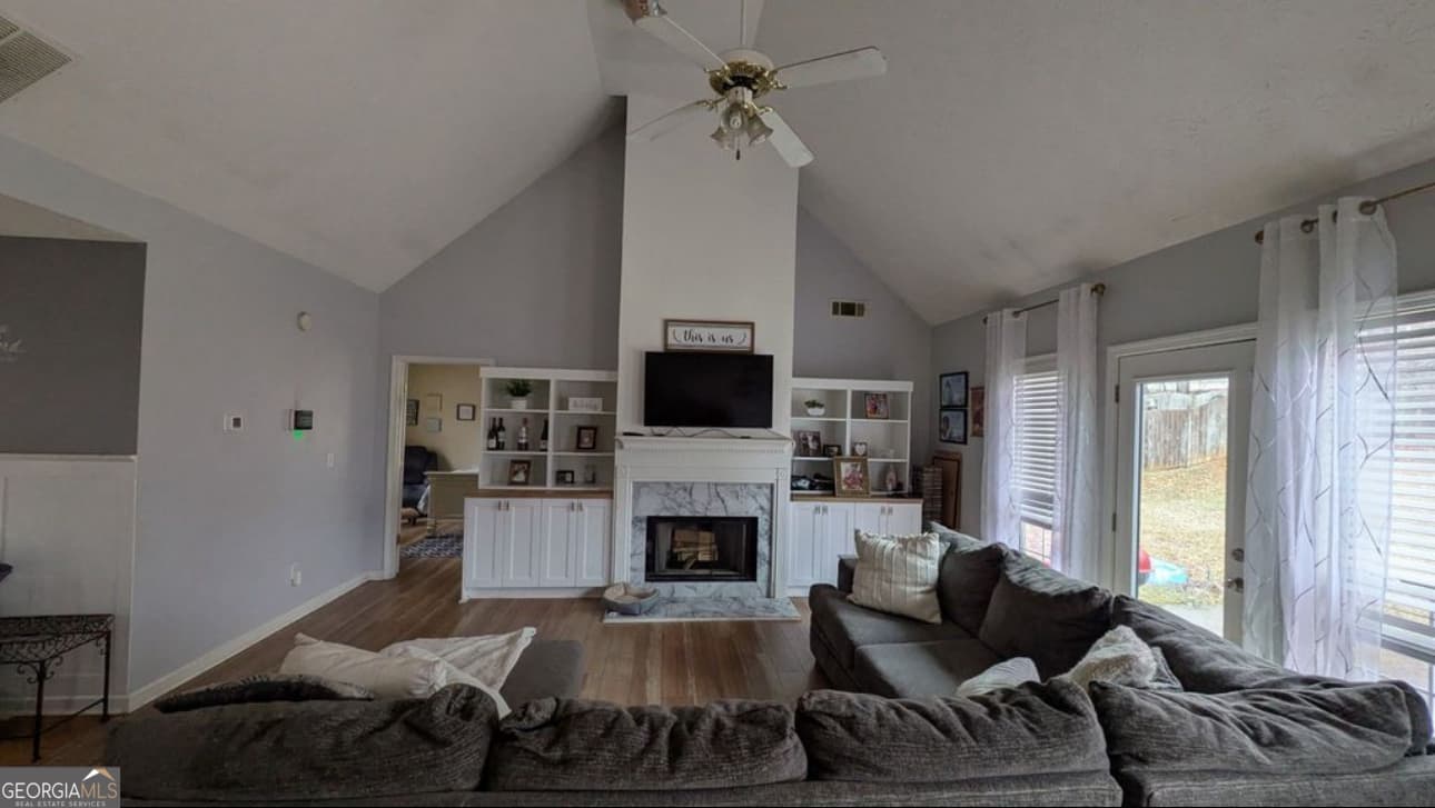 4 bedroom, 2 bathroom, 1,879 sq ft single family residence under contract at 230 Overlook Drive, Covington, GA 30016 — photo 2