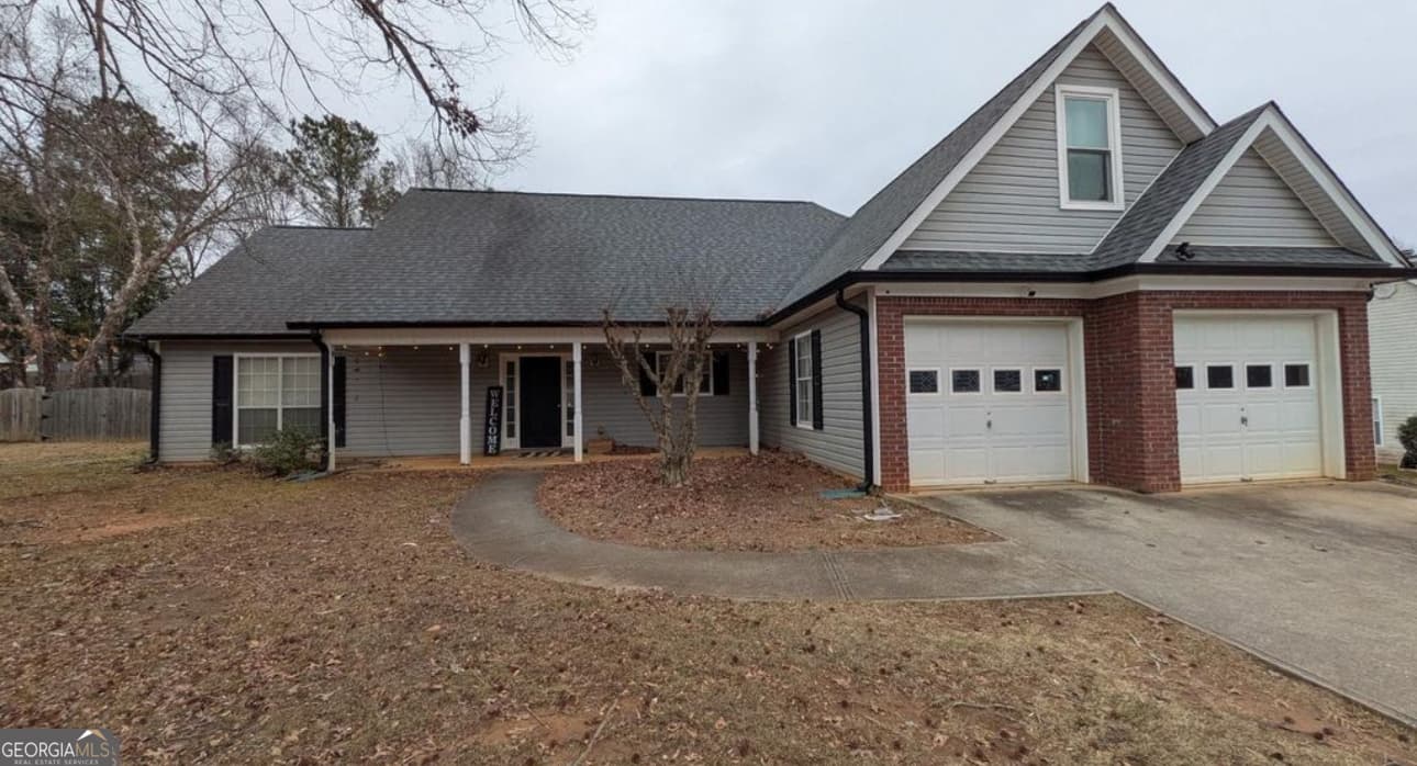 4 bedroom, 2 bathroom, 1,879 sq ft single family residence for sale at 230 Overlook Drive, Covington, GA 30016