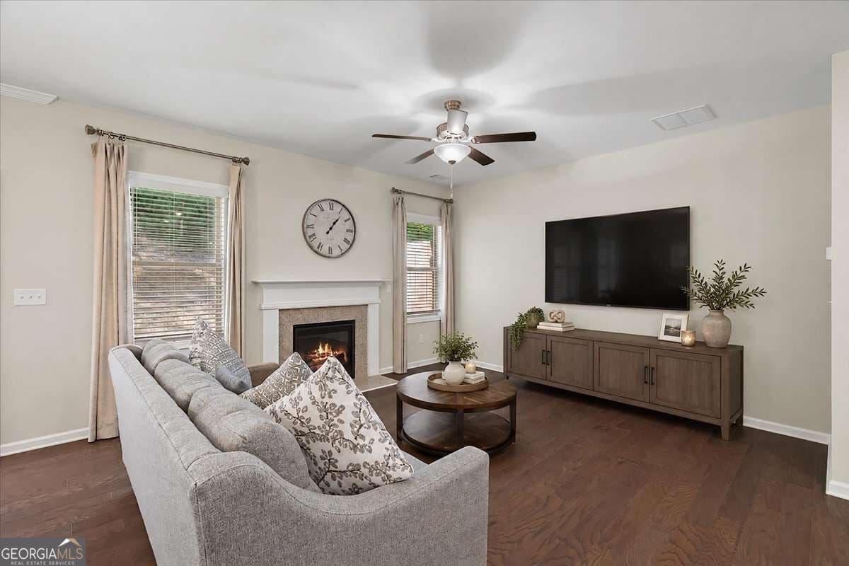 3 bedroom, 2.5 bathroom, 1,918 sq ft townhouse under contract at 4442 Park Vista Lane, Buford, GA 30518 — photo 3