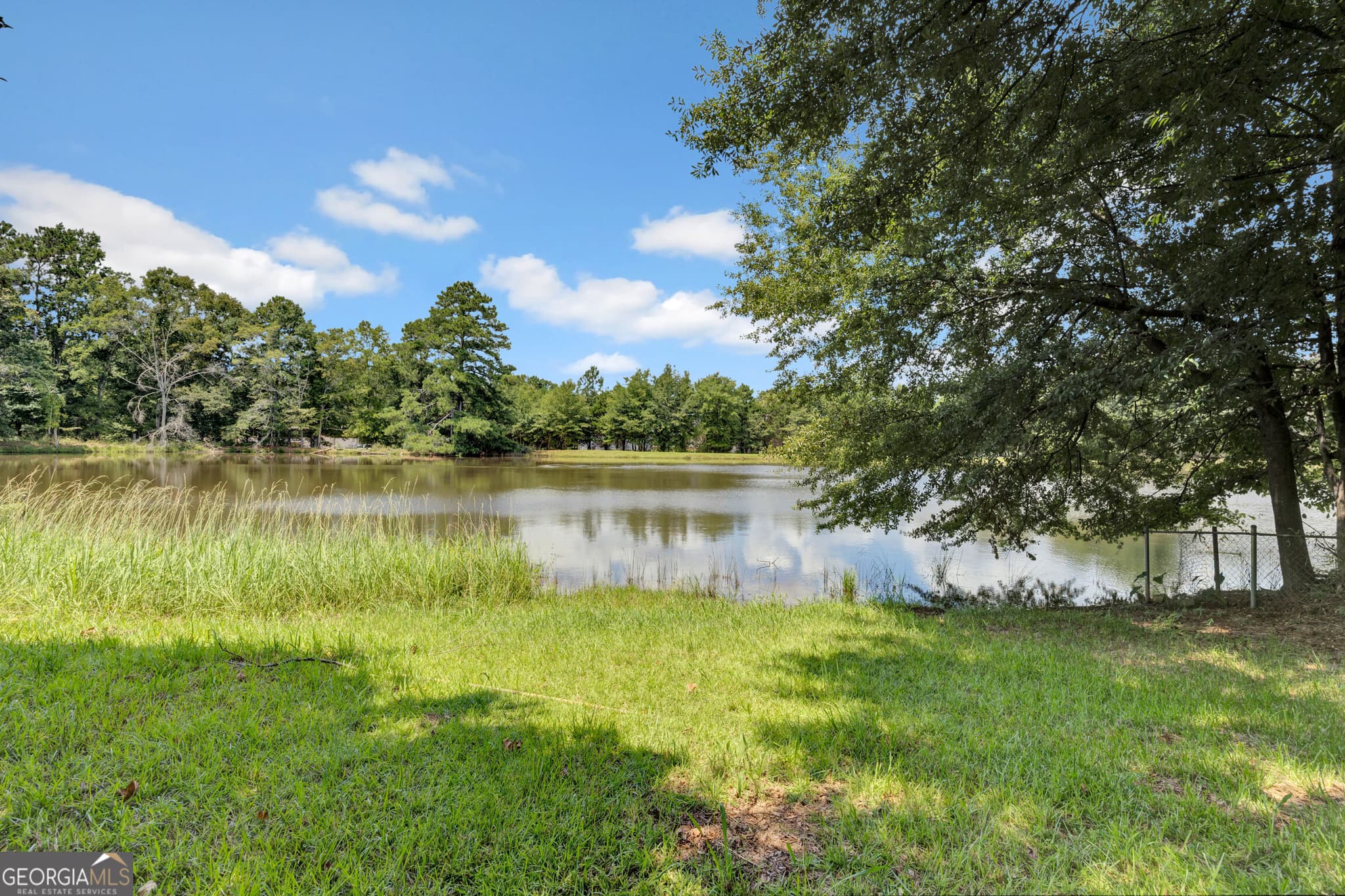 3 bedroom, 2 bathroom, 1,364 sq ft single family residence for sale at 1159 Bell Circle, Madison, GA 30650 — photo 4