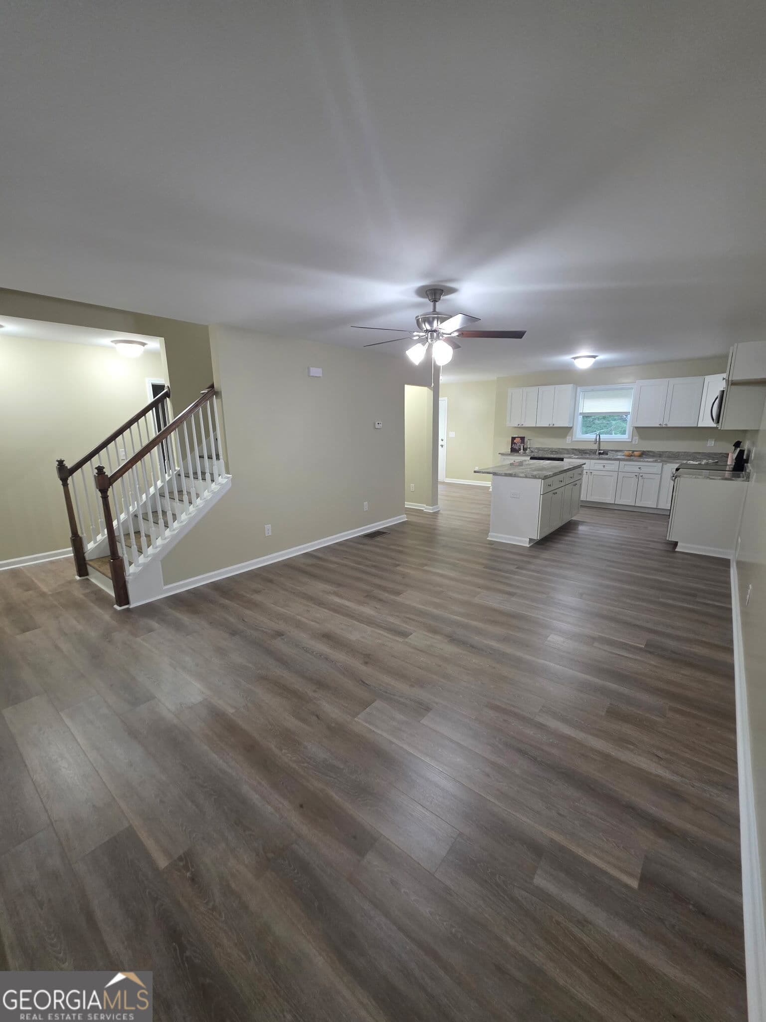 4 bedroom, 4 bathroom, 2,717 sq ft single family residence for sale at 475 Somerset Drive, Athens, GA 30606 — photo 2