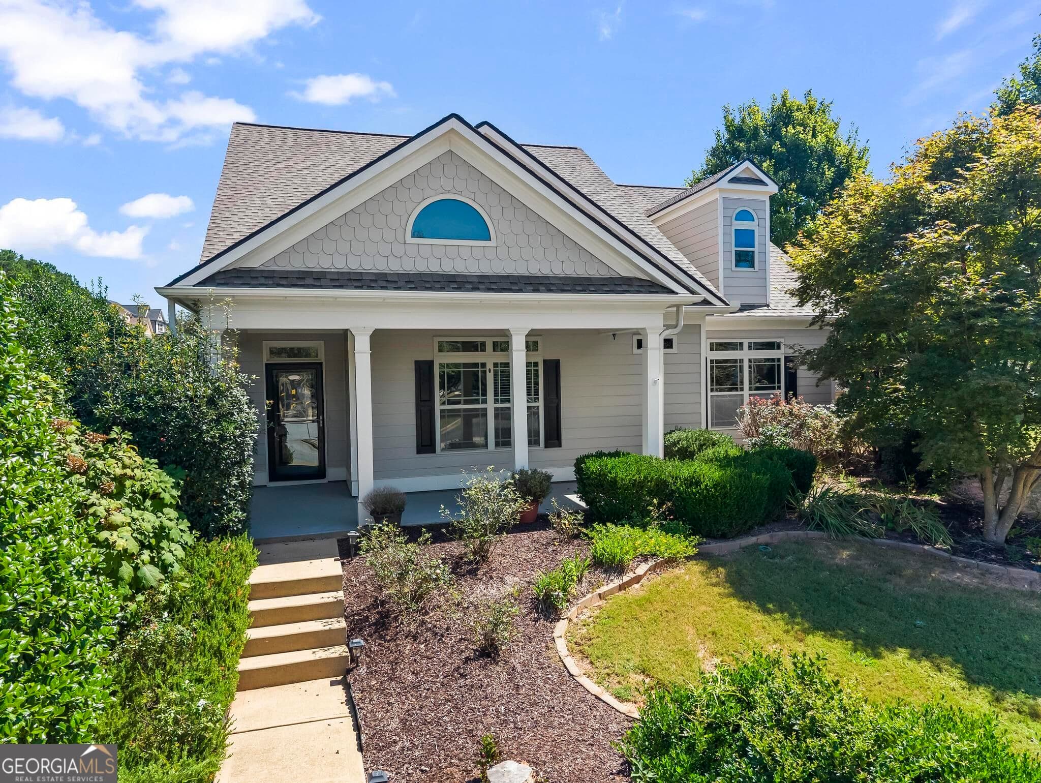 3 bedroom, 2 bathroom, 1,905 sq ft single family residence for sale at 152 Stonebridge Crossing, Newnan, GA 30265 — photo 3