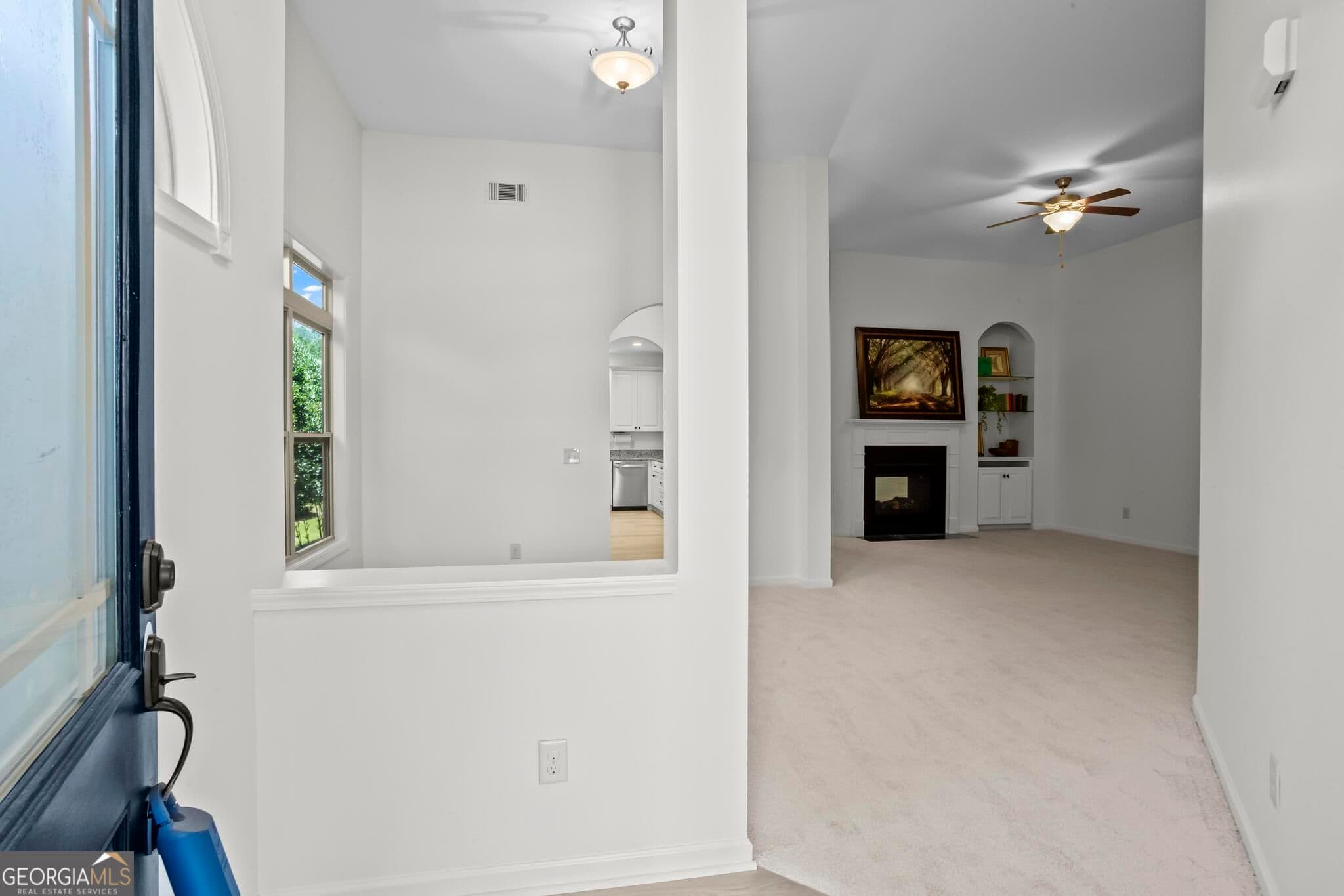 3 bedroom, 2 bathroom, 1,905 sq ft single family residence for sale at 152 Stonebridge Crossing, Newnan, GA 30265 — photo 5