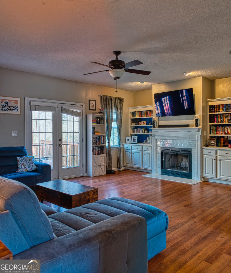 3 bedroom, 2 bathroom, 1,655 sq ft single family residence for sale at 221 Pendleton Court, Macon, GA 31216 — photo 2