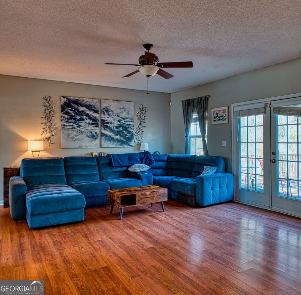 3 bedroom, 2 bathroom, 1,655 sq ft single family residence for sale at 221 Pendleton Court, Macon, GA 31216 — photo 3