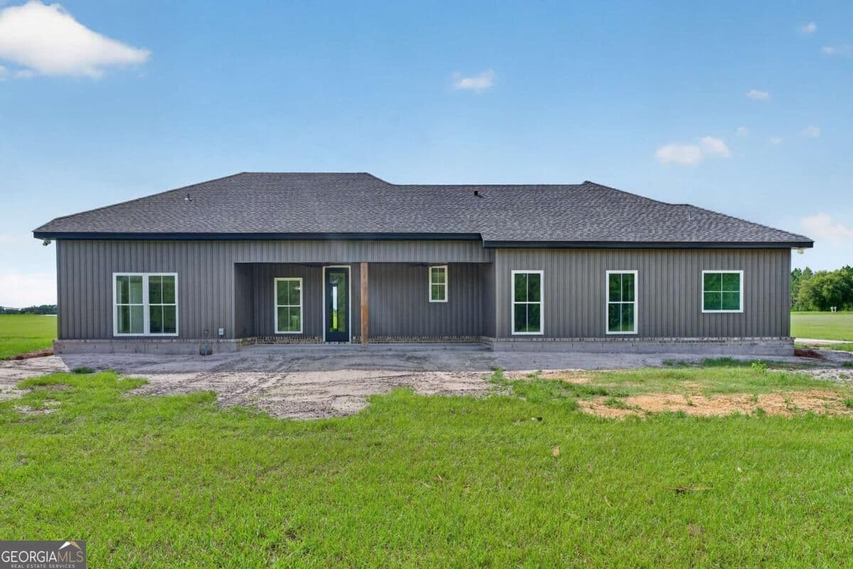 4 bedroom, 2 bathroom, 2,277 sq ft single family residence for sale at 3634 Highway 121, Blackshear, GA 31516 — photo 9