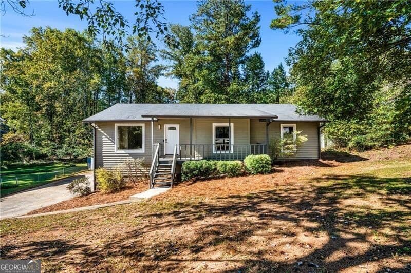 3 bedroom, 2 bathroom, 1,398 sq ft single family residence for sale at 3409 Hogan Drive, Kennesaw, GA 30152