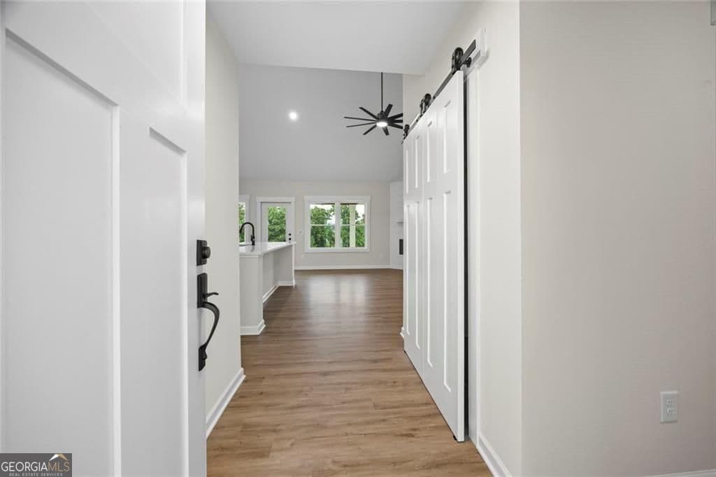 3 bedroom, 2 bathroom, 1,516 sq ft single family residence for sale at 731 Racetrack Road, Toccoa, GA 30577 — photo 2