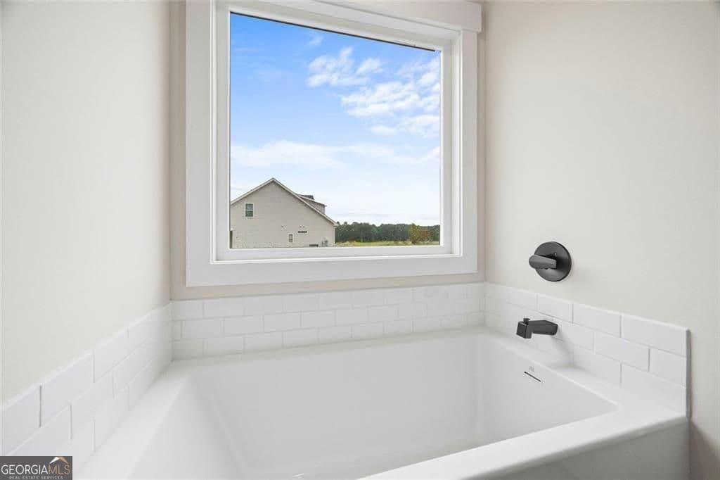 3 bedroom, 2 bathroom, 1,516 sq ft single family residence for sale at 731 Racetrack Road, Toccoa, GA 30577 — photo 6
