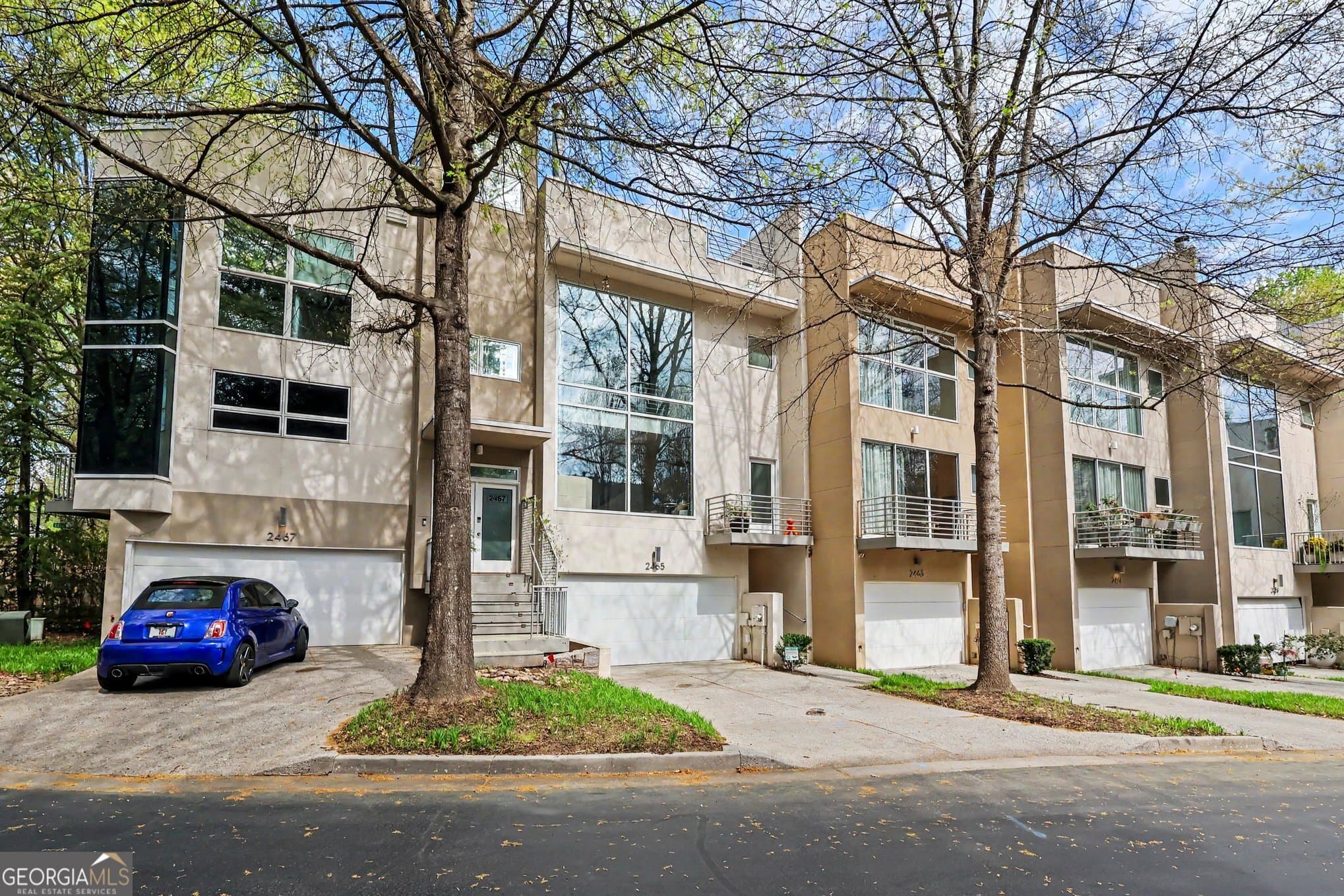 2 bedroom, 3.5 bathroom, 1,820 sq ft townhouse sold at 2465 Field Way, Atlanta, GA 30319