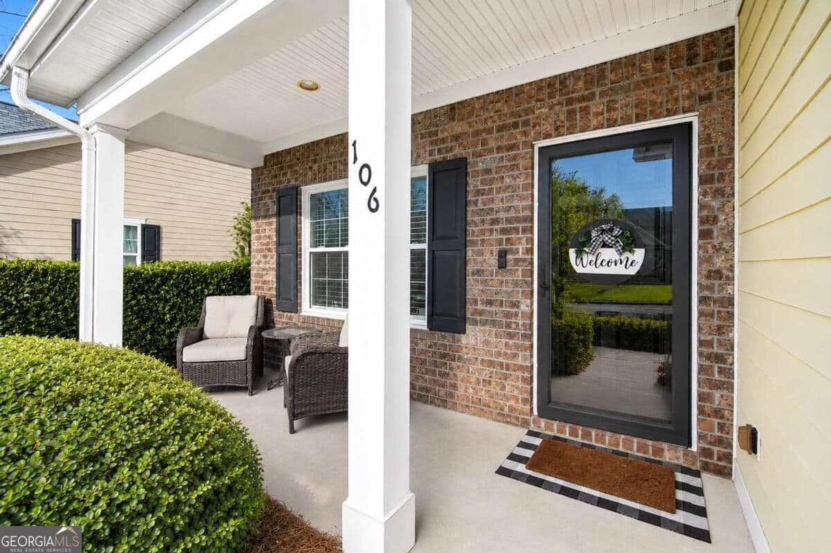 3 bedroom, 2.5 bathroom, 2,489 sq ft townhouse for sale at 106 Danbury Court, Pooler, GA 31322 — photo 2