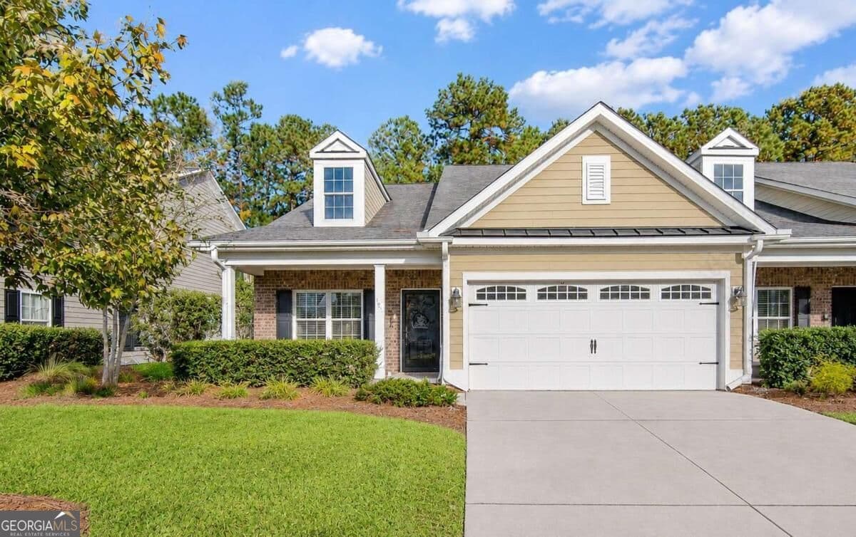 3 bedroom, 2.5 bathroom, 2,489 sq ft townhouse for sale at 106 Danbury Court, Pooler, GA 31322 — photo 1 of 31