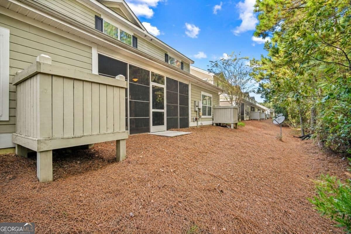 3 bedroom, 2.5 bathroom, 2,489 sq ft townhouse for sale at 106 Danbury Court, Pooler, GA 31322 — photo 4
