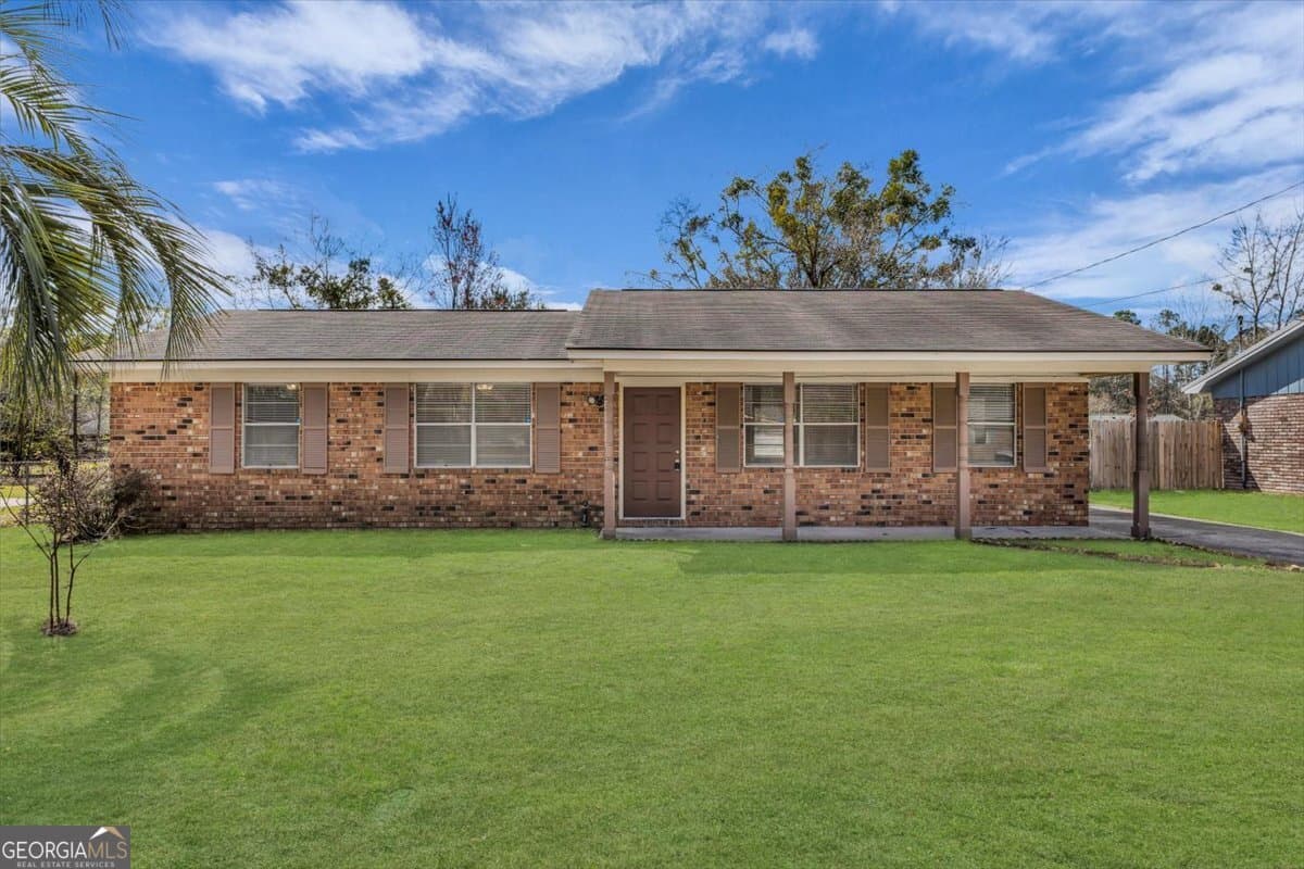 3 bedroom, 2 bathroom, 1,274 sq ft single family residence for sale at 121 Deerwood Court, Hinesville, GA 31313 — photo 3