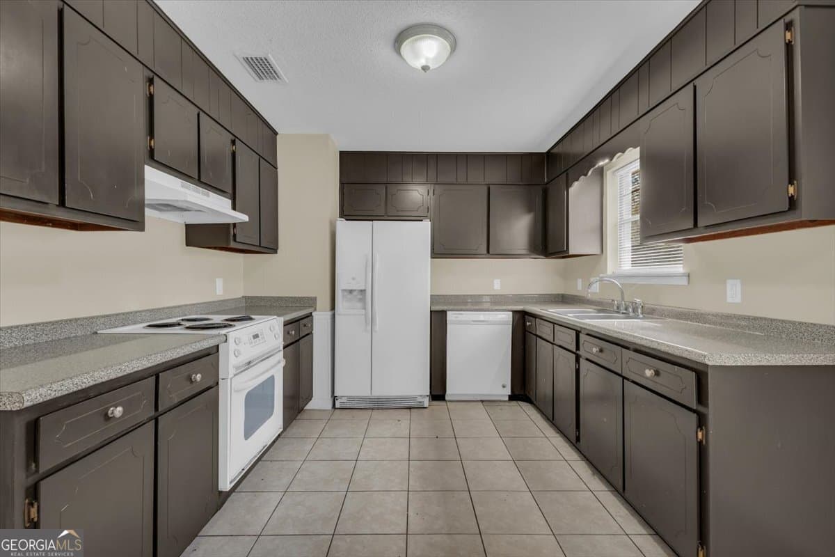 3 bedroom, 2 bathroom, 1,274 sq ft single family residence for sale at 121 Deerwood Court, Hinesville, GA 31313 — photo 8