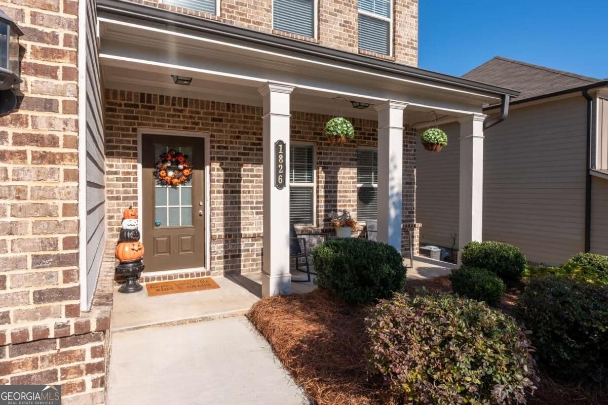 5 bedroom, 4 bathroom, 2,842 sq ft single family residence for sale at 1826 Holman Forest Drive, Hoschton, GA 30548 — photo 5