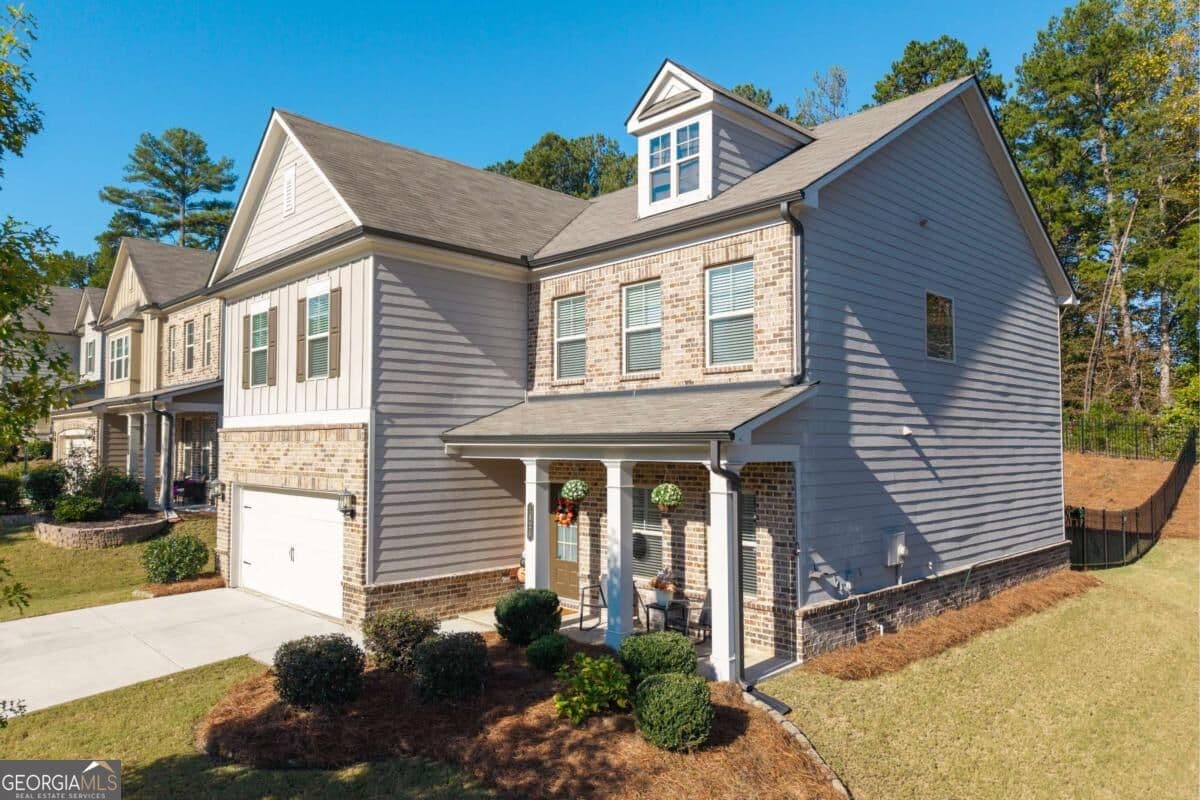5 bedroom, 4 bathroom, 2,842 sq ft single family residence for sale at 1826 Holman Forest Drive, Hoschton, GA 30548 — photo 4