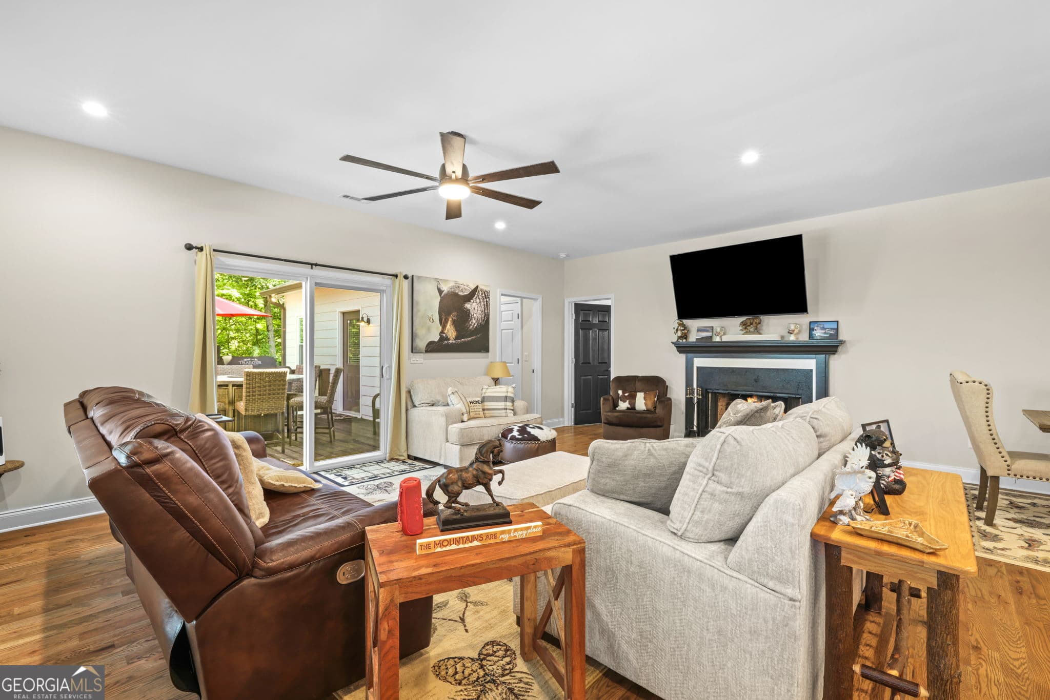 3 bedroom, 2.5 bathroom, 1,812 sq ft single family residence for sale at 613 Abby Lane, Clayton, GA 30525 — photo 6