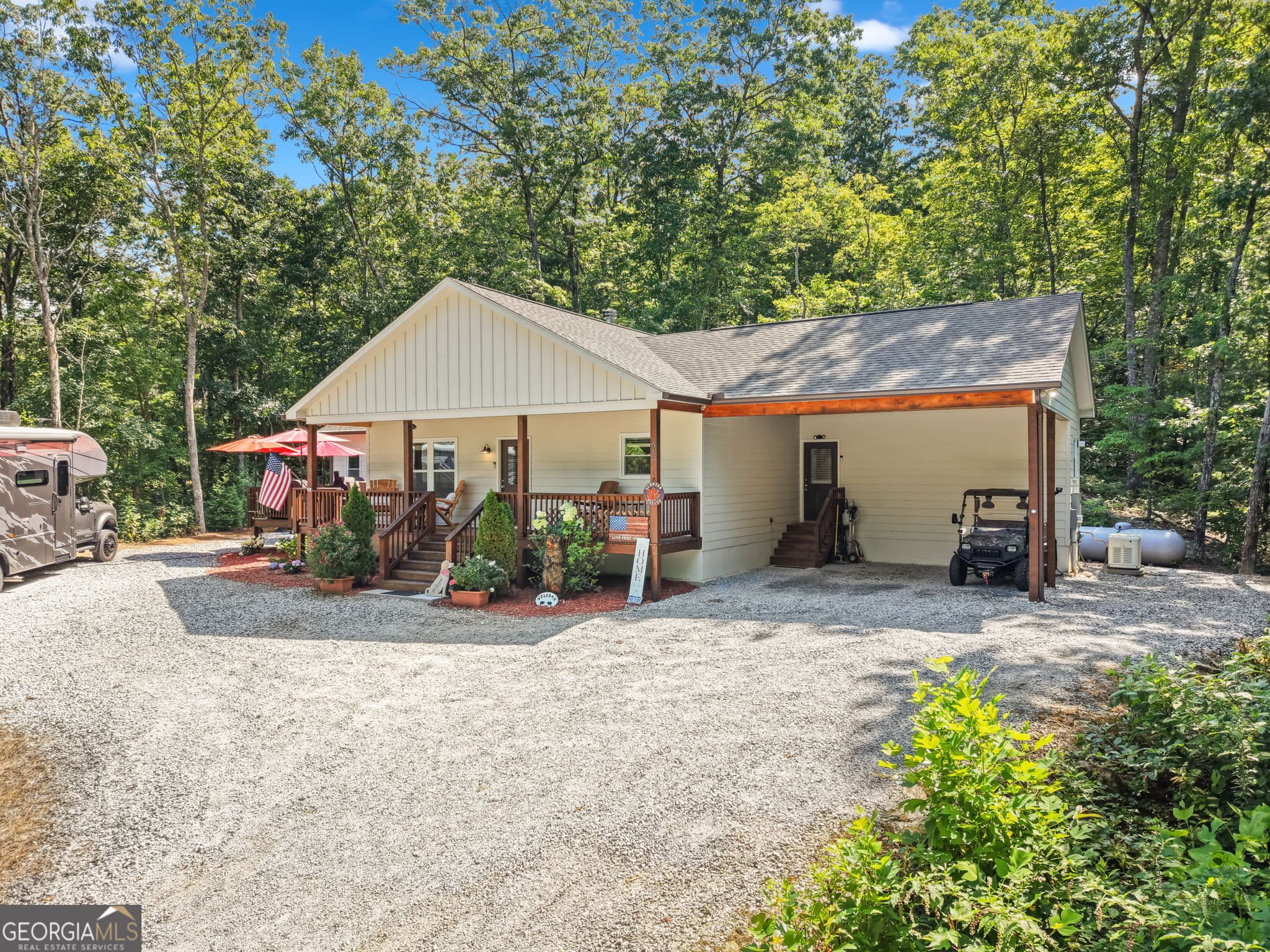 3 bedroom, 2.5 bathroom, 1,812 sq ft single family residence for sale at 613 Abby Lane, Clayton, GA 30525 — photo 3
