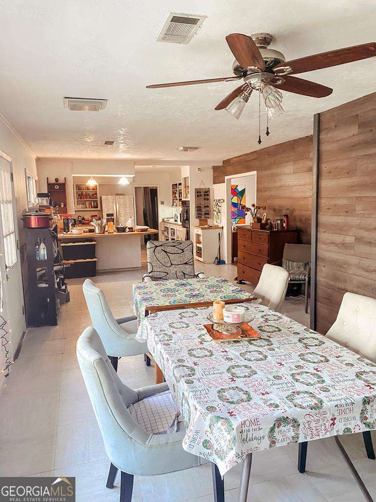 5 bedroom, 3 bathroom, 3,012 sq ft single family residence for sale at 172 W Leo Trapnell Avenue, Lyons, GA 30436 — photo 5
