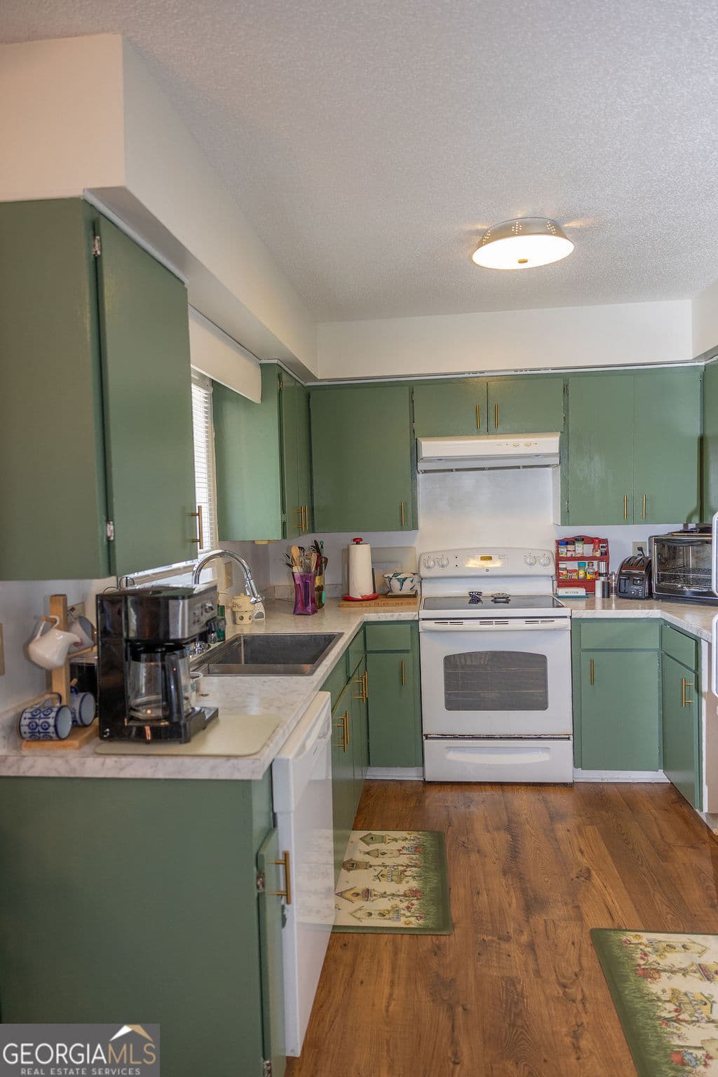 3 bedroom, 2 bathroom, 1,556 sq ft single family residence for sale at 419 Ridge Cliff, Marble, NC 28905 — photo 9