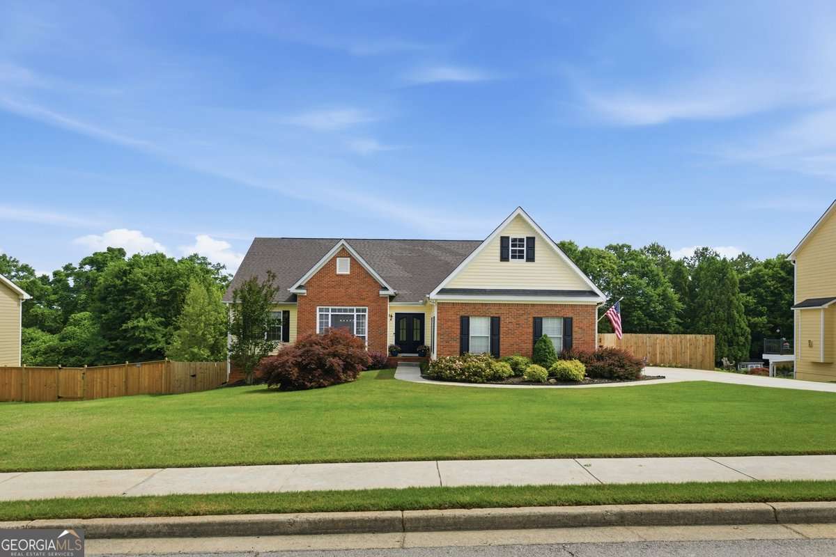 4 bedroom, 2 bathroom, 3,800 sq ft single family residence sold at 3132 Planters Mill Drive, Dacula, GA 30019