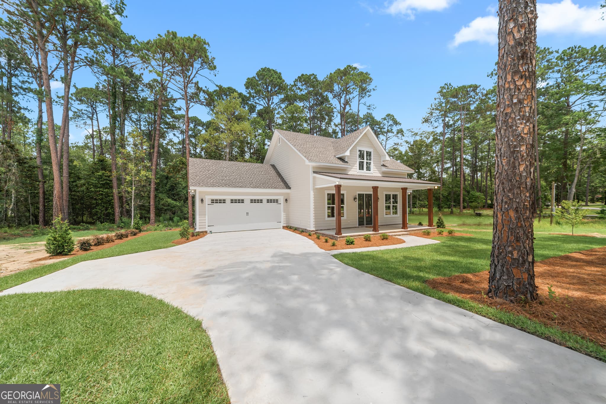 3 bedroom, 2 bathroom, 1,579 sq ft single family residence for sale at 28 Jef Road, Statesboro, GA 30458 — photo 3